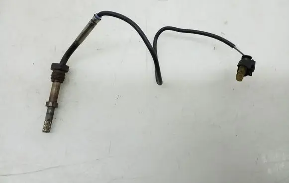 Mercedes-Benz S W221 Exhaust gas temperature sensor A0051537028