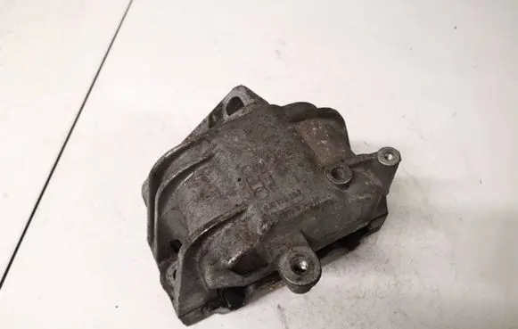 Audi TT TTS Mk2 Engine mount bracket 8j0199282