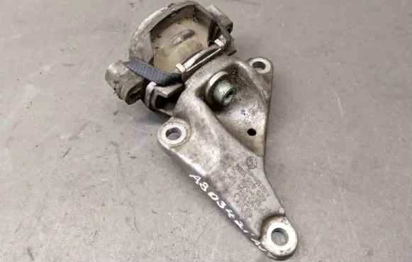 Audi A8 S8 D3 4E Gearbox mounting bracket 4E0399113M 4E0399151AH