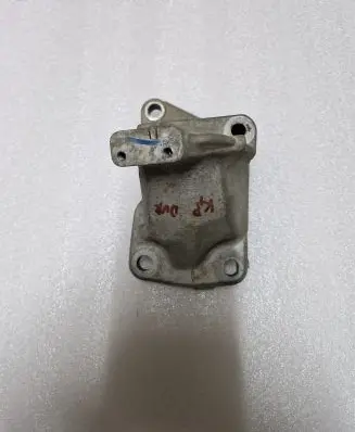 Dodge Durango Engine mounting bracket 68252524AA