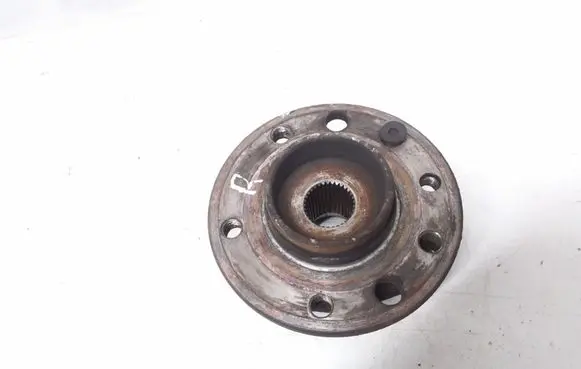 Opel Zafira B Front wheel hub