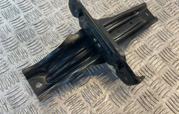 Infiniti Q30 Battery bracket KA9668