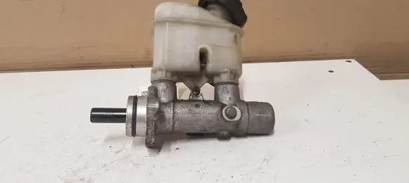 KIA Carens I Master brake cylinder NS6