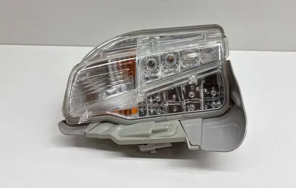 Toyota Prius+ (ZVW40) LED Daytime headlight 