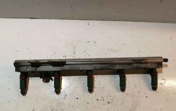 Volvo V70 Fuel injectors set 39053107