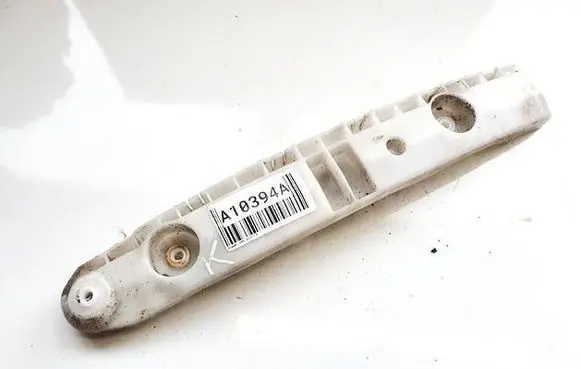 Rear bumper mounting bracket