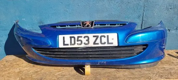 Peugeot 307 Front bumper 964306747
