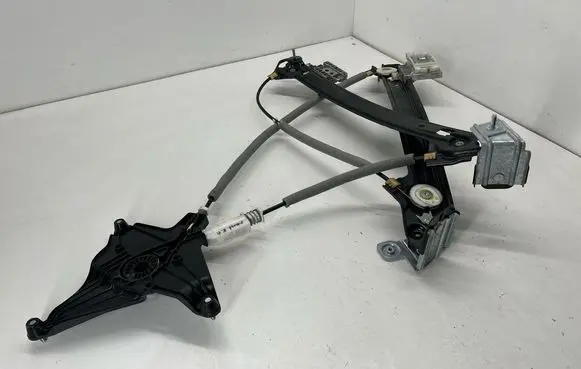Ford Mustang VI Front door electric window regulator 990234300