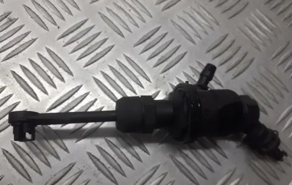 Nissan Note (E11) Clutch slave cylinder 30610AZ715