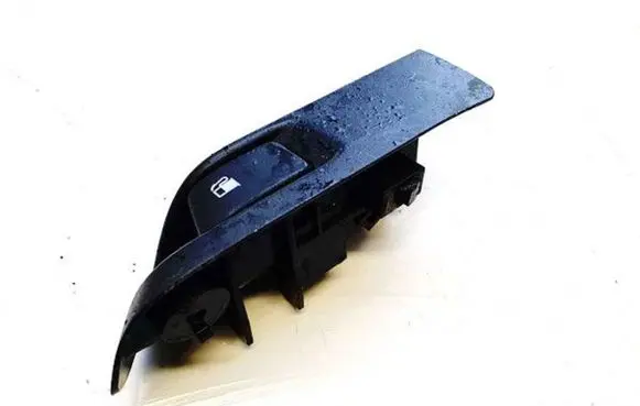 Toyota Yaris Fuel tank opening switch 