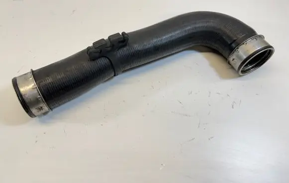 Intercooler hose/pipe