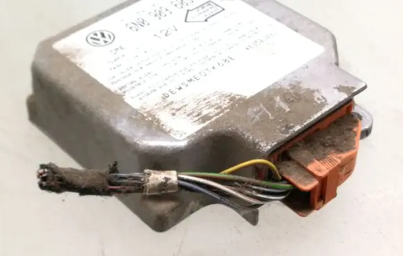 Volkswagen Golf III Airbag control unit/module 6N0909603 5WK4137
