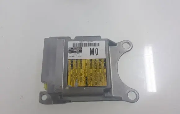 Lexus CT 200H Airbag control unit/module 8917076170