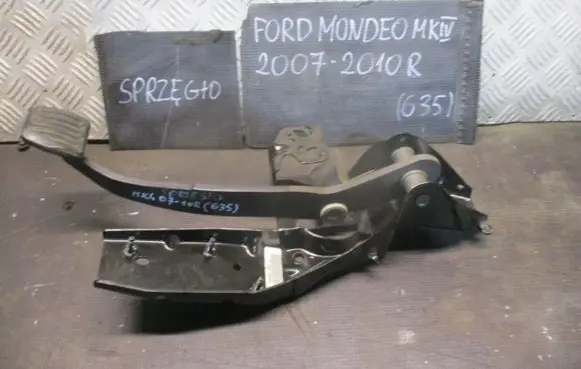 Ford Mondeo MK IV Brake pedal bracket assembly 2D094NB
