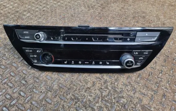 BMW 5 G30 G31 Climate control unit 7947871