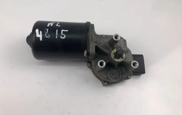 Skoda Octavia Mk2 (1Z) Wiper motor 1J1955113C
