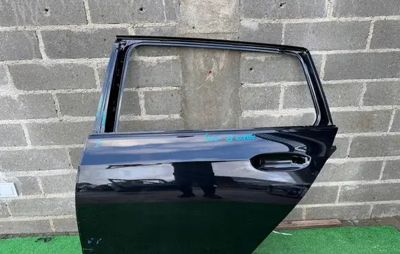 Volkswagen Golf VIII Rear door 