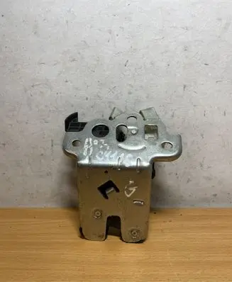 Audi A3 S3 8P Tailgate/trunk/boot lock/catch/latch 8K9827505A C1115