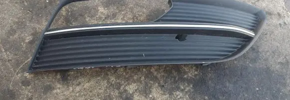 Audi A3 S3 8V Front bumper lower grill 8V3807682A