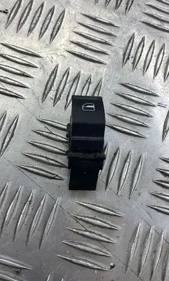 Volkswagen Golf V Electric window control switch