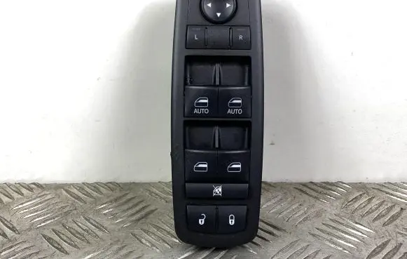 Jeep Grand Cherokee Electric window control switch 68319802AA