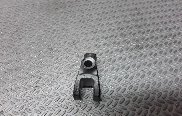 Opel Vectra C Fuel Injector clamp holder