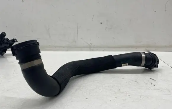 BMW 5 G30 G31 Engine coolant pipe/hose 8581029