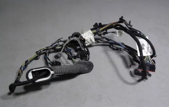 Ford Focus Tailgate/trunk wiring harness bv6t17n400