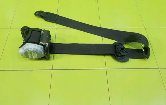 Audi A1 Front seatbelt 0717F992RC 18AB18