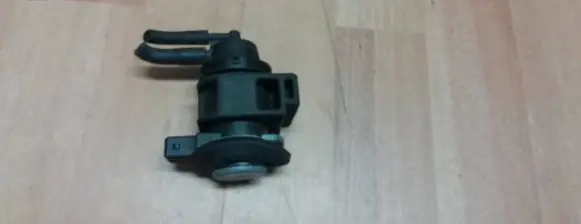 Renault Megane III Turbo solenoid valve 8200661049