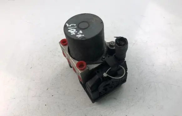 Ford Mondeo Mk III ABS Pump 5S712M110AB