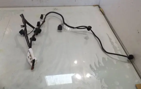 Volkswagen Polo IV 9N3 Fuel main line pipe