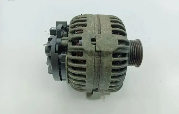 Volvo XC90 Generator/alternator 30658086 0124625025