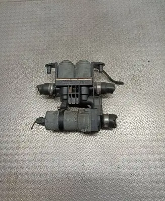 BMW 5 E39 Coolant heater control valve 8374994