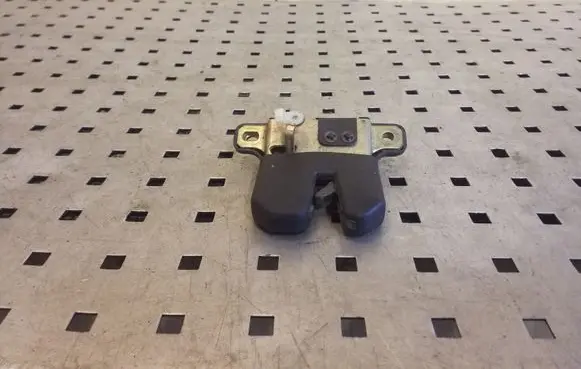 Tailgate/trunk/boot lock/catch/latch