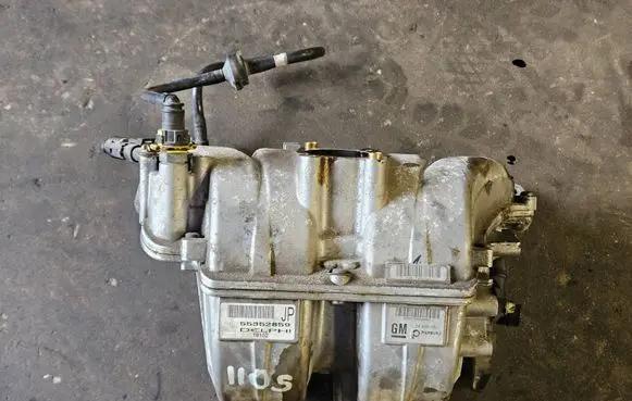 Opel Zafira B Intake manifold 24435069 55352859 18152