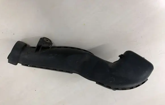 Volkswagen New Beetle Air intake hose/pipe 1C0129609B