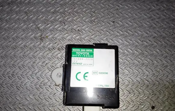 Toyota Avensis Verso Door central lock control unit/module 8974144060 1513007220