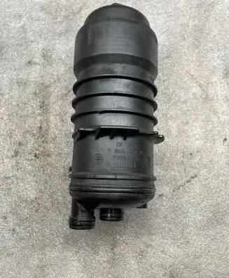 Engine oil radiator