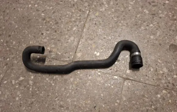 BMW 7 E65 E66 Engine coolant pipe/hose