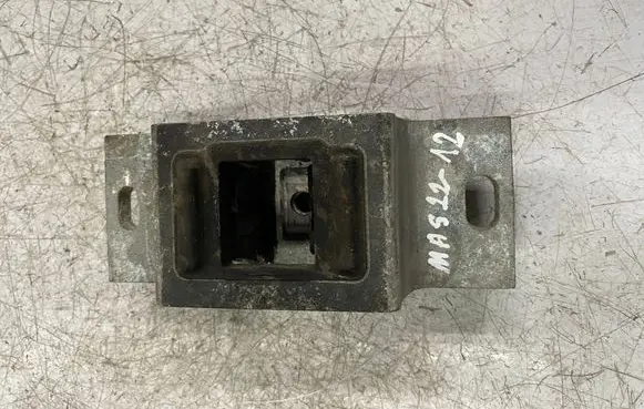 Renault Master III Gearbox mount 8200676857