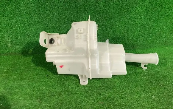 Hyundai Kona I Windshield washer fluid reservoir/tank 98610-J9200