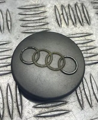 Audi A8 S8 D3 4E Original wheel cap 8D0601170