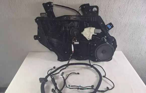 Tesla Model Y Juniper Front door window regulator with motor 198731400A