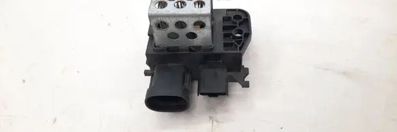 Peugeot 3008 II Coolant fan relay 9829220580 F218201523 0800712