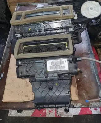 Ford Focus Interior heater climate box assembly AV6N19B555TD