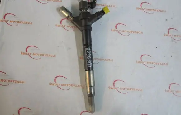 Lexus IS 220D-250-350 Fuel injector 23670-26011