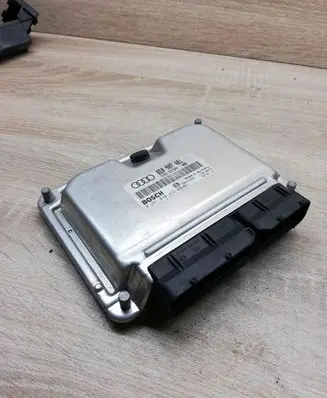 Audi A4 S4 B6 8E 8H Engine control unit/module ECU 8E0907401 0281010492
