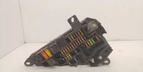 BMW 5 E60 E61 Fuse module 6906603