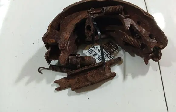 Subaru Legacy Handbrake/parking brake pads 